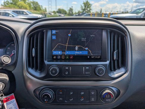 Used 2022 Chevrolet Colorado Z71 AWD/4WD image 14