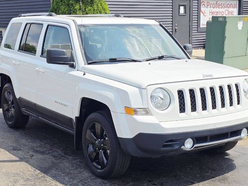 Used 2015 Jeep Patriot Limited w/ Sun/Sound Group AWD/4WD image 8