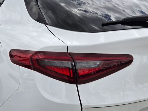 Used 2023 Alfa Romeo Stelvio Sprint RWD image 8