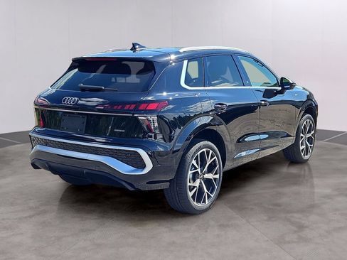 New 2026 Audi Q3 quattro 2.0T AWD/4WD image 3