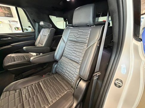Used 2023 Cadillac Escalade Sport Platinum w/ LPO, ONYX Package AWD/4WD image 36