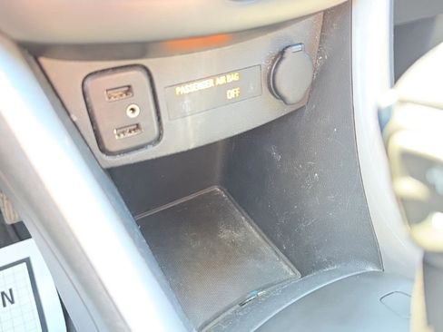 Used 2019 Chevrolet Trax LT w/ LT Convenience Package FWD image 30