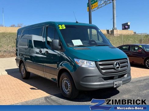 Used 2025 Mercedes-Benz Sprinter 2500 image 1