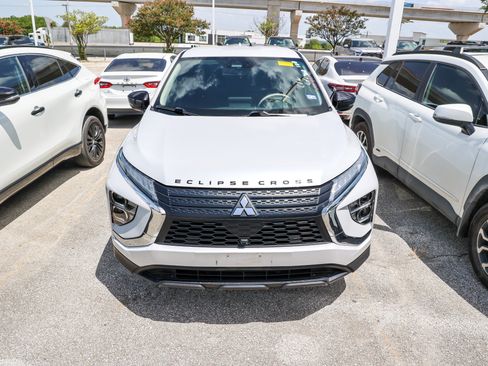 Used 2023 Mitsubishi Eclipse Cross LE AWD/4WD image 5