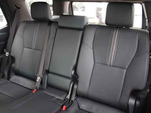 Used 2025 Toyota 4Runner Limited image 31