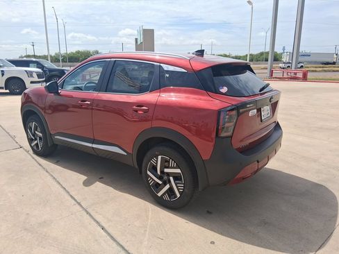 New 2026 Nissan Kicks SV w/ SV Premium Package FWD image 5