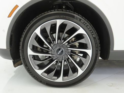 Used 2023 Lincoln Aviator Reserve w/ Equipment Group 201A AWD/4WD image 32
