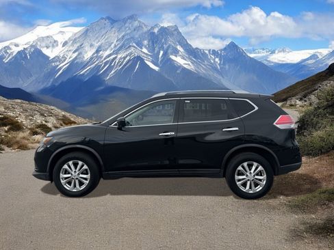 Used 2016 Nissan Rogue SV w/ SV Premium Package image 2