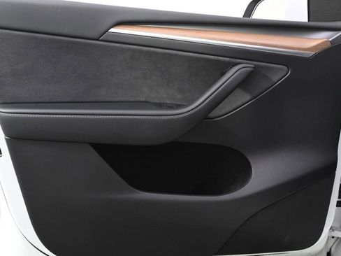 Used 2023 Tesla Model Y Long Range image 22