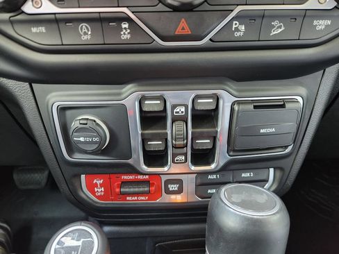 Used 2020 Jeep Wrangler Unlimited Rubicon AWD/4WD image 19