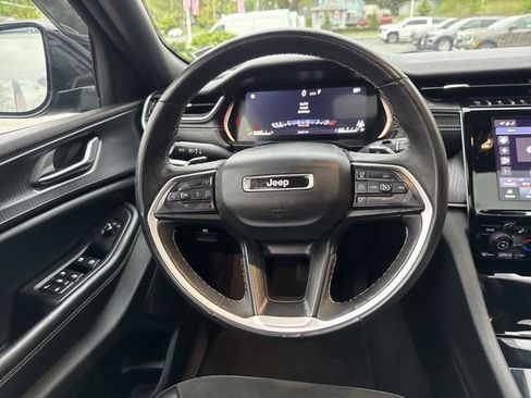 Used 2023 Jeep Grand Cherokee L Laredo AWD/4WD image 11