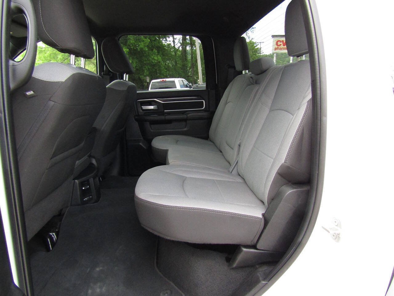 Used 2024 RAM 2500 Big Horn w/ Off Road Package AWD/4WD image 11
