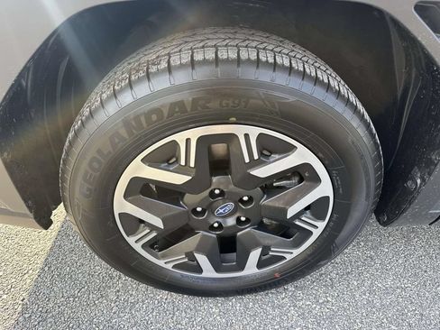 Used 2025 Subaru Forester AWD/4WD image 6