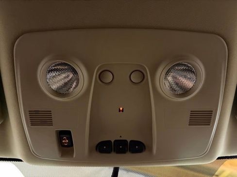 Used 2011 Buick Enclave CXL image 38