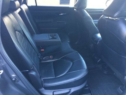 Used 2022 Toyota Highlander XLE AWD/4WD image 26