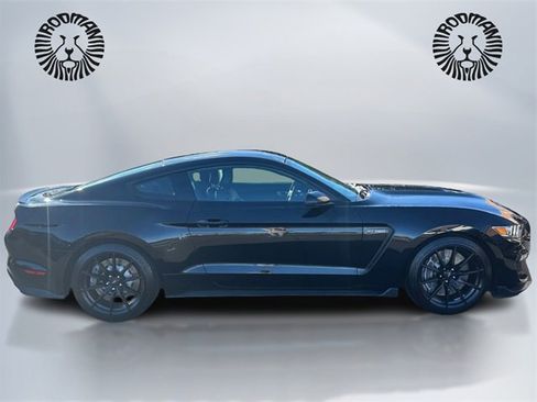 Used 2016 Ford Mustang Shelby GT350 w/ Technology Package image 4