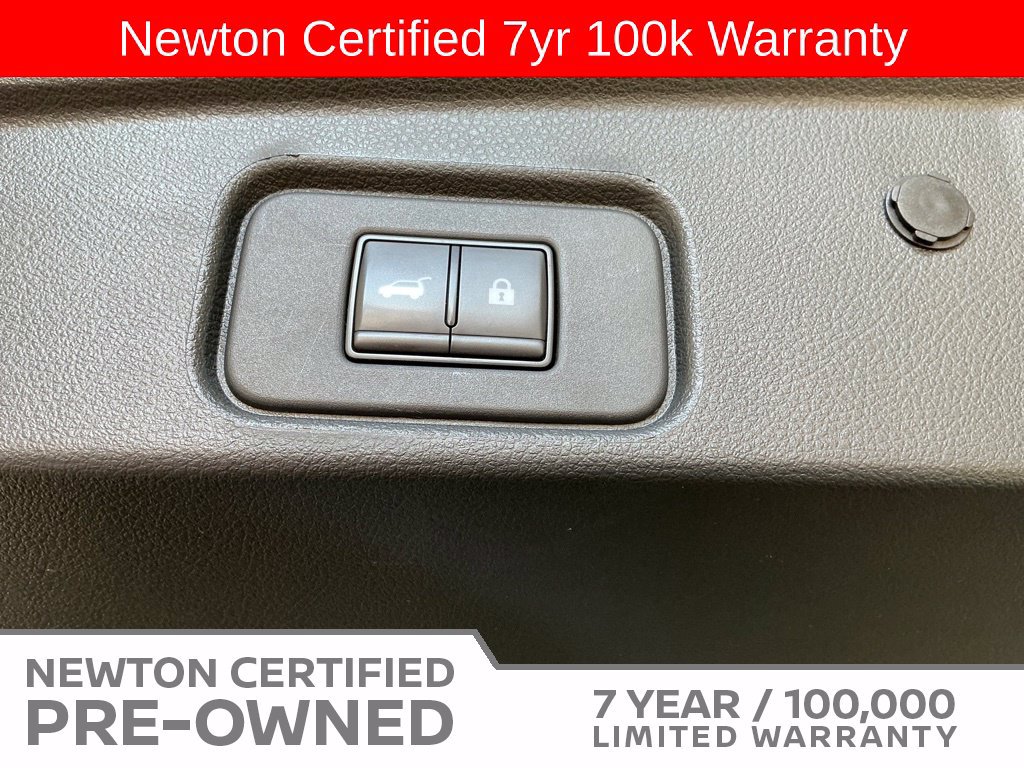 Used 2023 Nissan Pathfinder SL AWD/4WD image 25