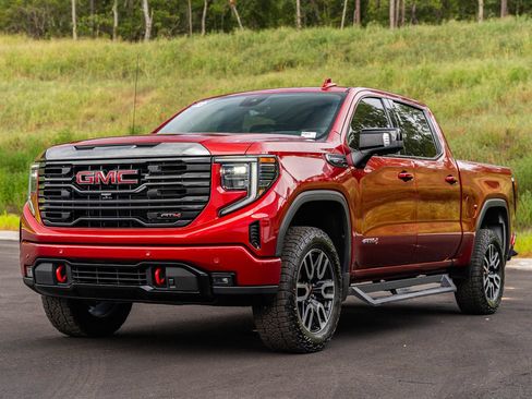 Used 2023 GMC Sierra 1500 AT4 w/ AT4 Premium Package AWD/4WD image 3