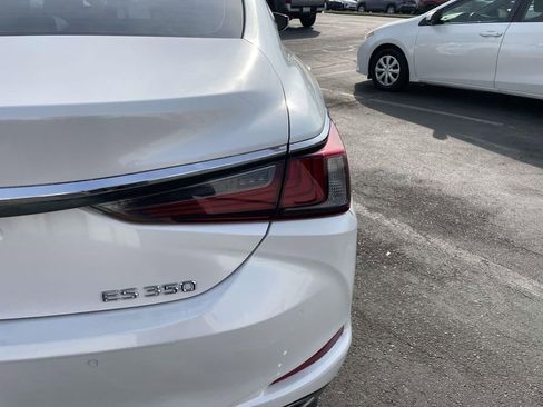 Used 2024 Lexus ES 350 w/ Premium Package image 17