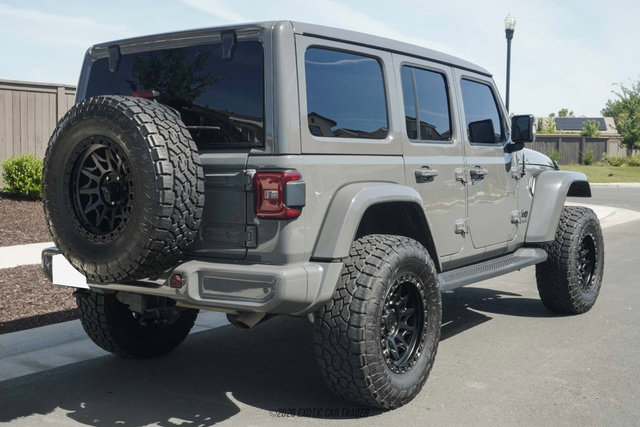 Used 2022 Jeep Wrangler Unlimited Sahara AWD/4WD image 8