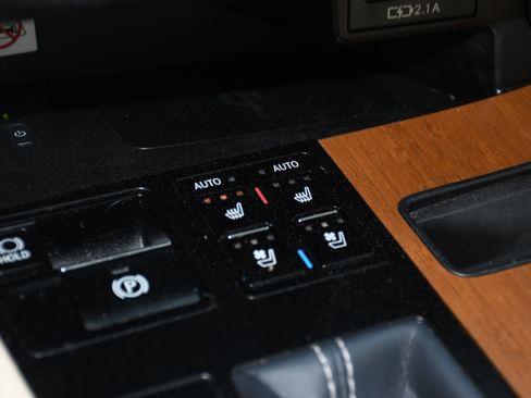 Used 2022 Lexus RX 450h AWD w/ Premium Package image 16