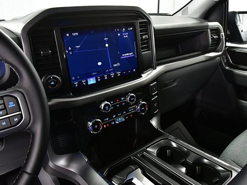 Used 2025 Ford F150 Lightning XLT image 25