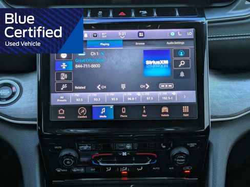 Used 2023 Jeep Grand Cherokee Limited image 21