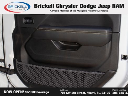 Used 2025 Jeep Wrangler Sahara image 13