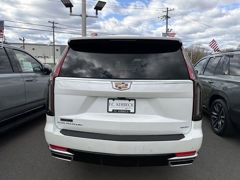 Used 2024 Cadillac Escalade Premium Luxury Platinum image 7