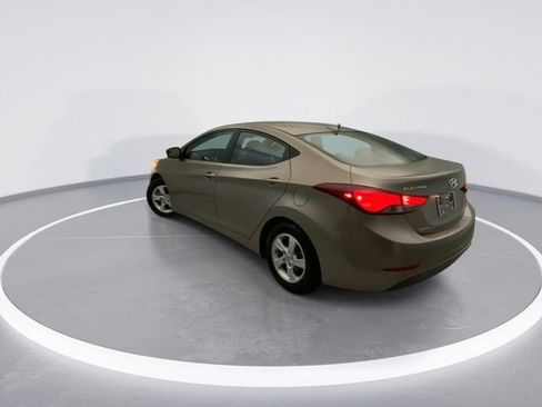 Used 2015 Hyundai Elantra SE FWD image 4