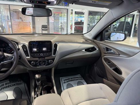 Used 2021 Chevrolet Malibu LS FWD image 22