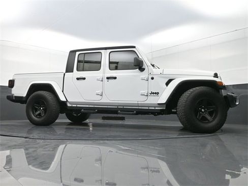 Used 2023 Jeep Gladiator Sport image 30
