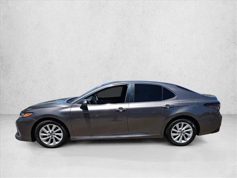 Used 2022 Toyota Camry LE FWD image 8