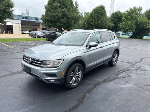 Used 2020 Volkswagen Tiguan SEL AWD/4WD image 3
