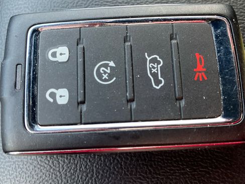 Used 2025 Jeep Grand Cherokee L Limited w/ Luxury Tech Group II image 38