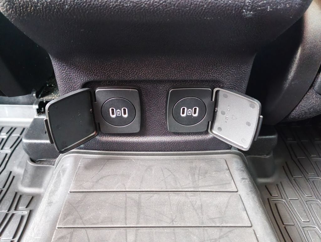 Used 2023 Lincoln Corsair AWD w/ Equipment Group 101A image 23