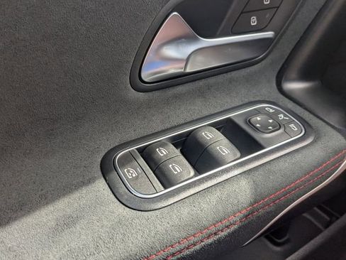 Used 2025 Mercedes-Benz CLA 250 image 22