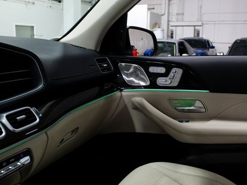 Used 2021 Mercedes-Benz GLS 580 4MATIC image 36