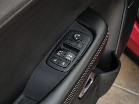 Used 2015 Dodge Challenger SRT w/ Technology Group image 39