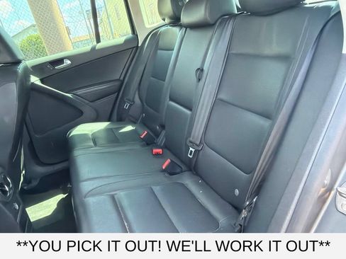 Used 2015 Volkswagen Tiguan SE FWD image 9