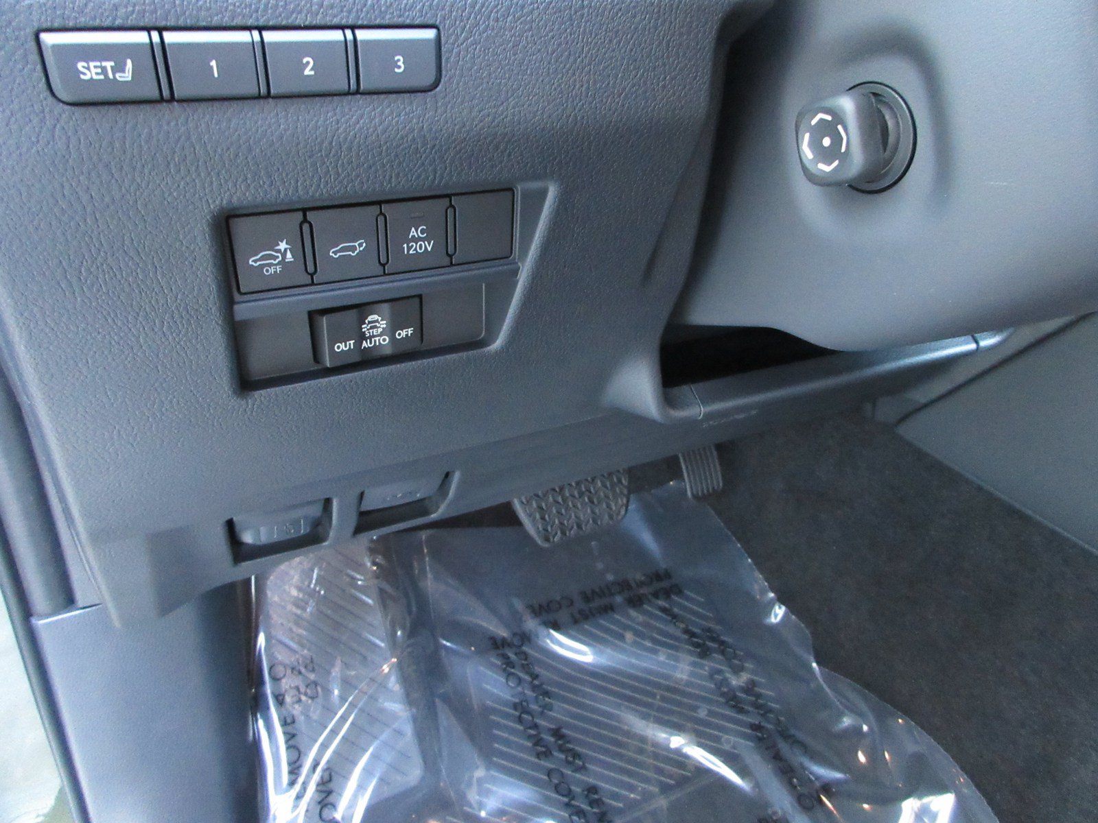 Used 2026 Lexus GX 550 w/ Accessory Package (2T) AWD/4WD image 35