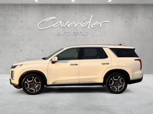 Used 2023 Hyundai Palisade SEL w/ Premium Package image 13