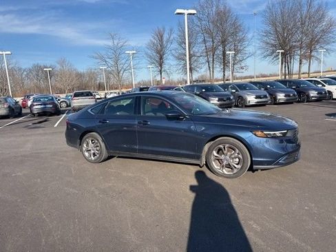 Certified 2024 Honda Accord EX image 6