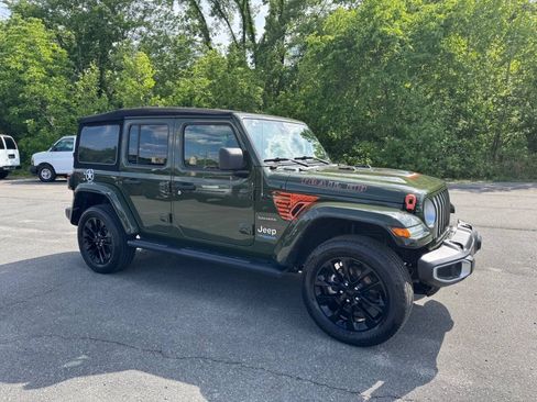Used 2021 Jeep Wrangler Unlimited Sahara w/ Cold Weather Group AWD/4WD image 10