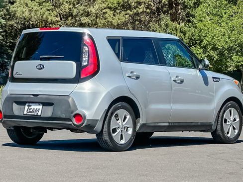 Used 2016 Kia Soul FWD image 4