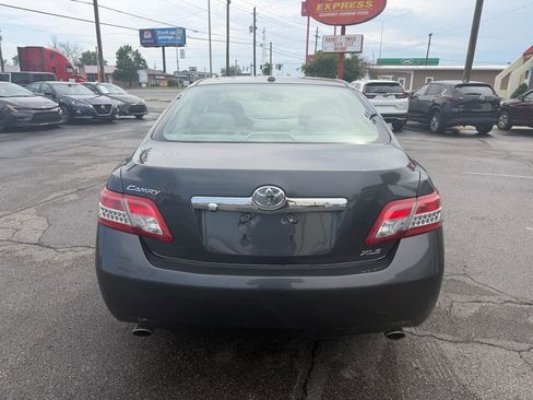 Used 2010 Toyota Camry XLE FWD image 7