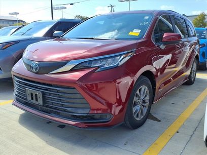 Used 2021 Toyota Sienna LE