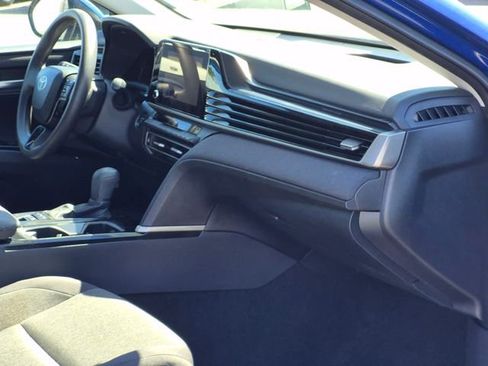 Used 2025 Toyota Camry LE image 21