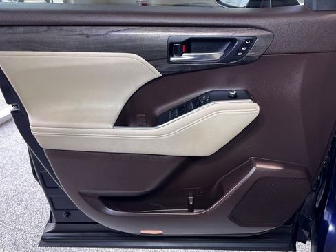 Certified 2020 Toyota Highlander Platinum image 20