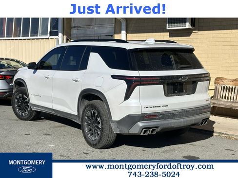 Used 2025 Chevrolet Traverse Z71 w/ Driver Confidence Package image 4